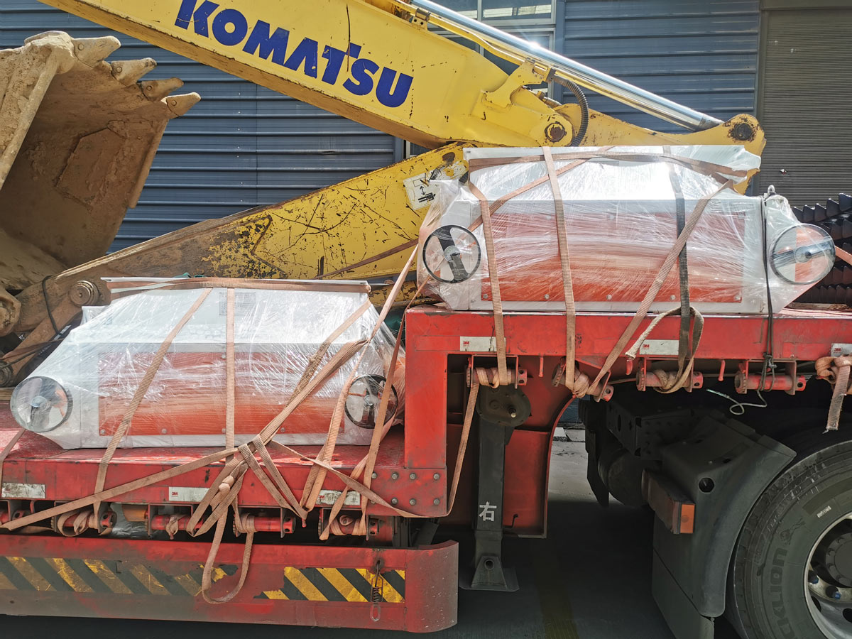 4臺飼料碎粒機已發貨