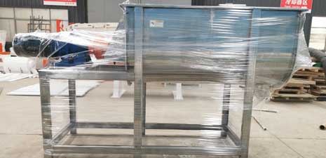 強福生產不銹鋼油添絞龍混合機設備發往內蒙古